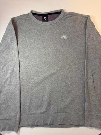 Pull Nike gris comme neuf