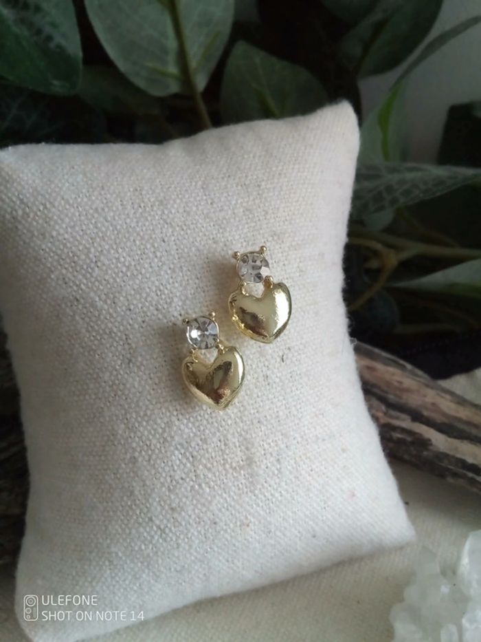 Boucles d'oreilles petits coeurs zircons