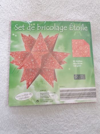 Set de 33 feuilles 20x20