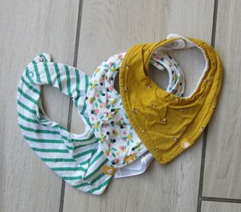 Lot de bandanas/bavoirs neufs