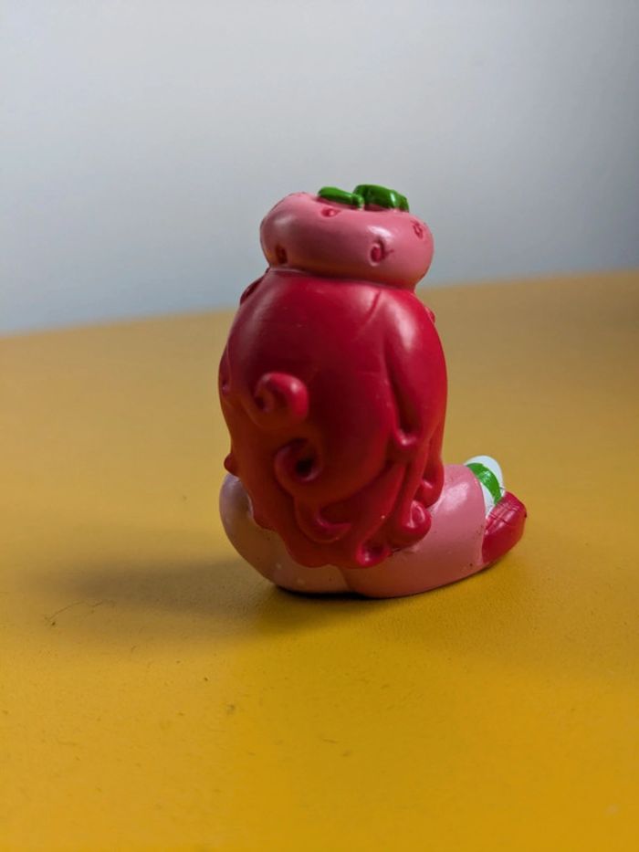 Figurine Charlotte aux fraises - photo numéro 2