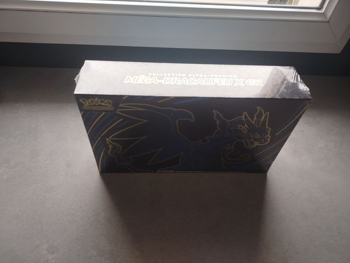Pokémon - Coffret UPC Ultra Premium Dracaufeu - photo numéro 3