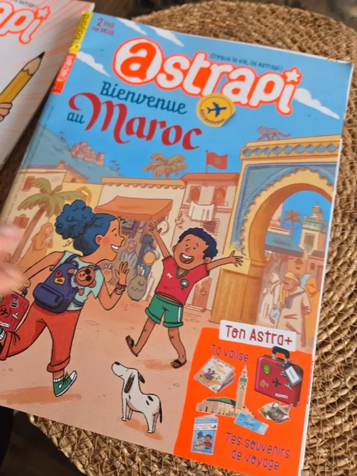 Lot 6 Astrapi neufs. 7/11 ans - photo numéro 8