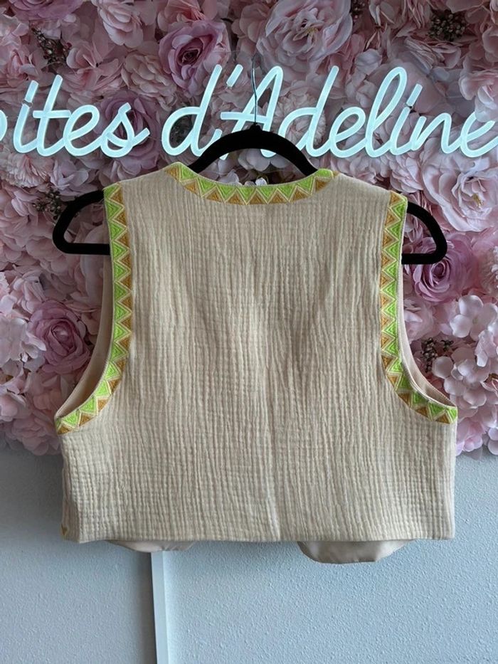 Gilet sans manches en gaze façon coton brodé de fleurs colorées, taille 36 - photo numéro 6