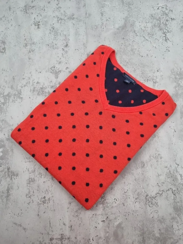 Pull col V rouge à pois noirs Tommy Hilfiger – Taille XL Femme (mesures en photos)