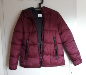 Doudoune à capuche bien chaude bordeaux