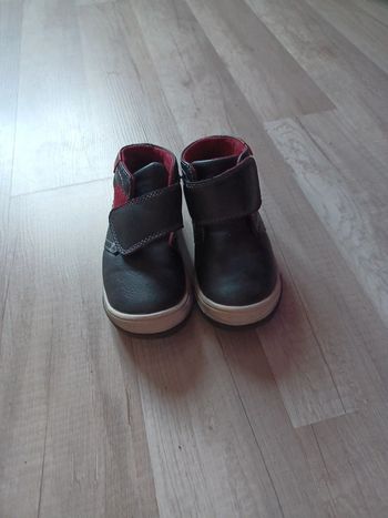 Très jolie chaussures pour garçon