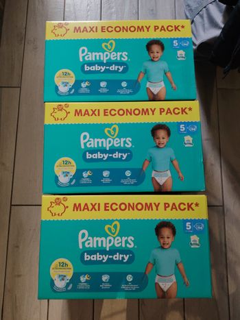 Couches Pampers baby dry taille 5