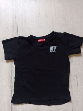 Tee-shirt marque tissaia taille 8 ans