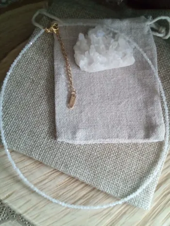 Collier en pierres de lune naturelle