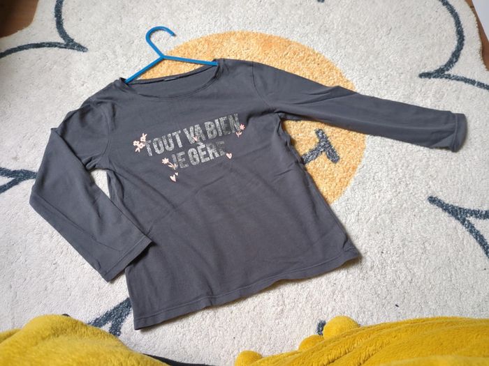T-shirt gris manches longues paillette texte tout va bien je gère 6 ans