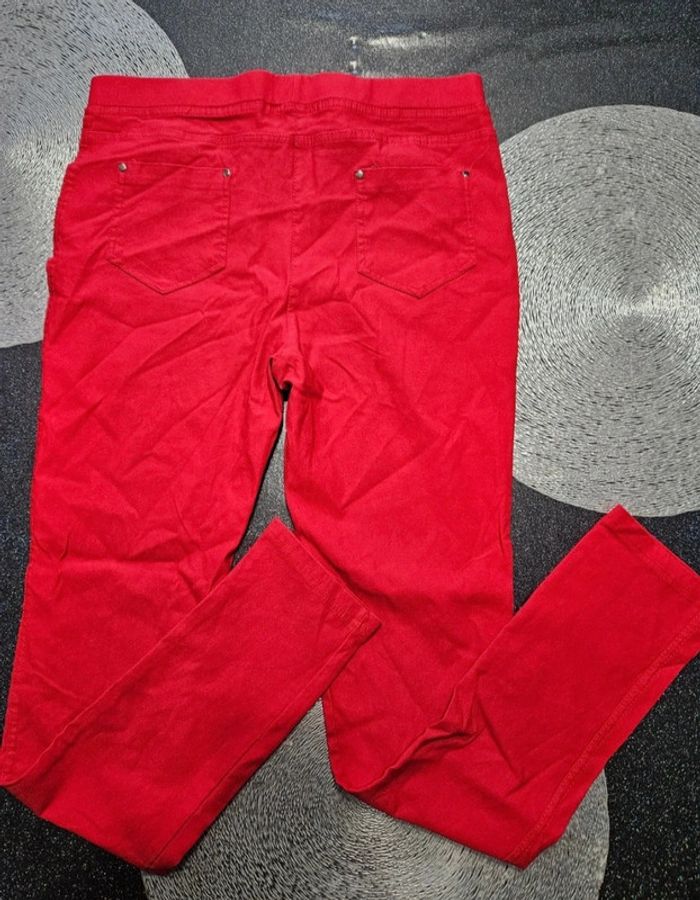 Pantalon rouge - photo numéro 6