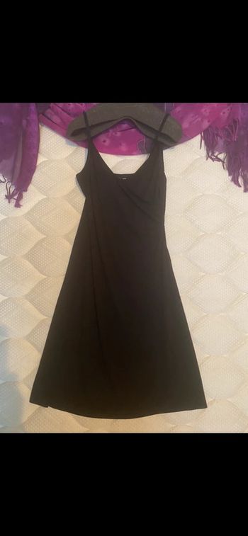 Robe noire fine bretelles pour les fêtes 🥳