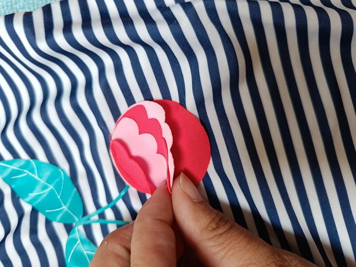 Maillot de bain ligné cerise - photo numéro 3