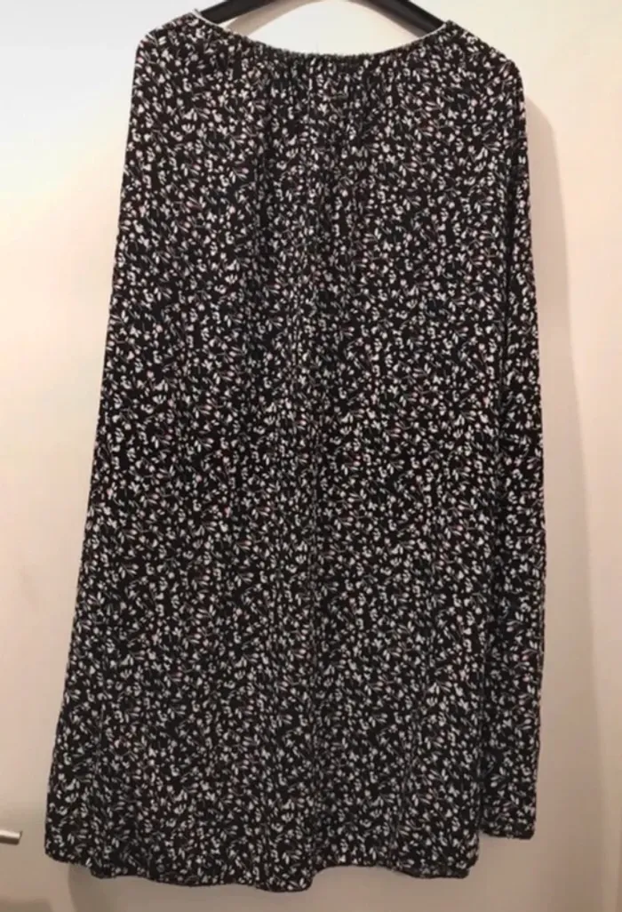 Jupe longue fleuris noir et blanc élastique à la taille taille unique