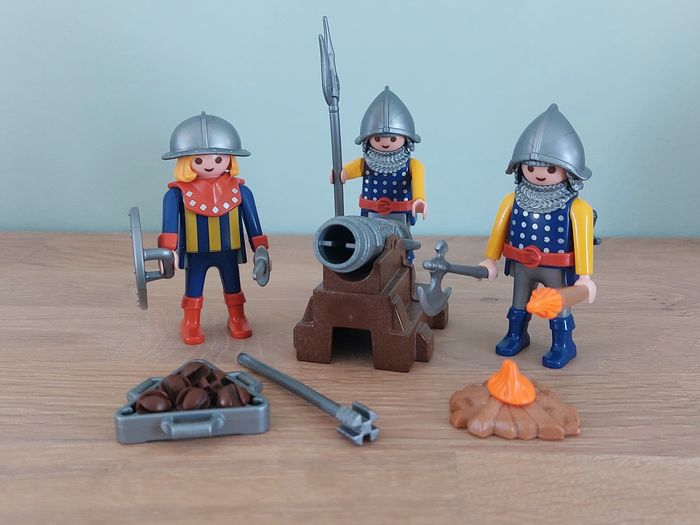Playmobil chevalier 5 - photo numéro 2