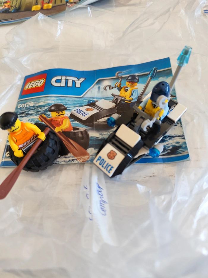 Lot 4 set Lego City 60126, 60106, 60108, 60113. Pompier, police, voiture de course, hélicoptère - photo numéro 11