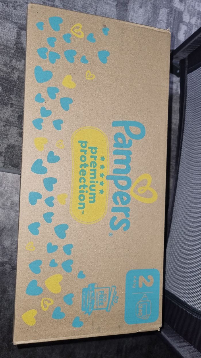 Carton 240 couches pampers taille 2 neuf