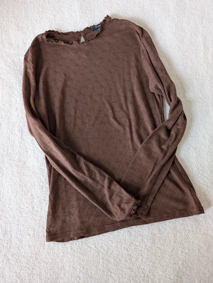 🤎 T-shirt manches longues marron à motifs - M - photo numéro 2