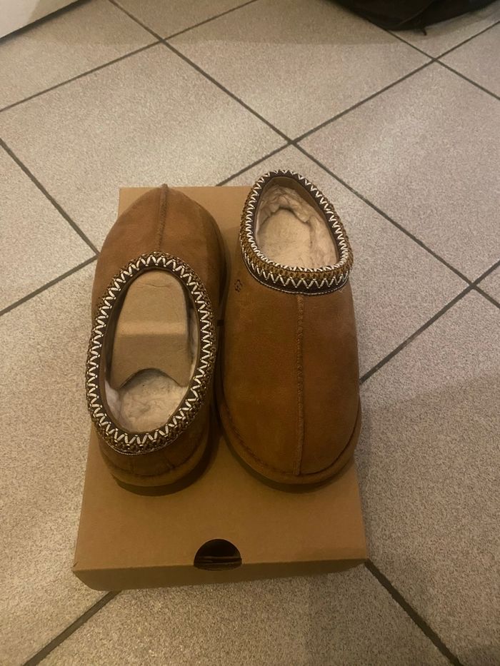 UGG tasman