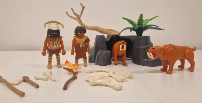 Playmobil "Tigres à dents de sabre et chasseurs" - photo numéro 2