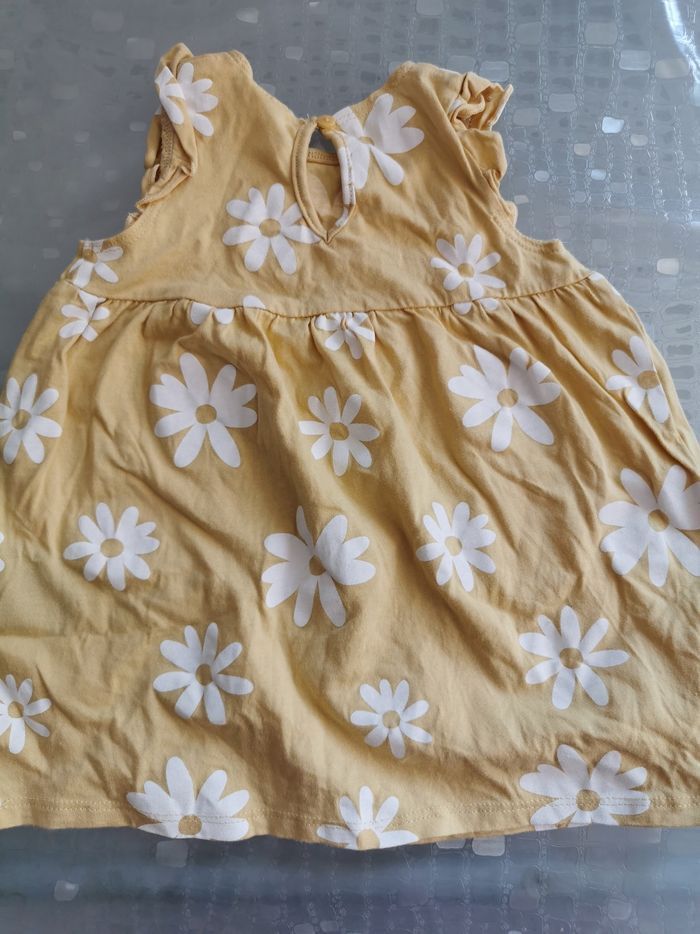 Robe bébé jaune à fleurs - photo numéro 3