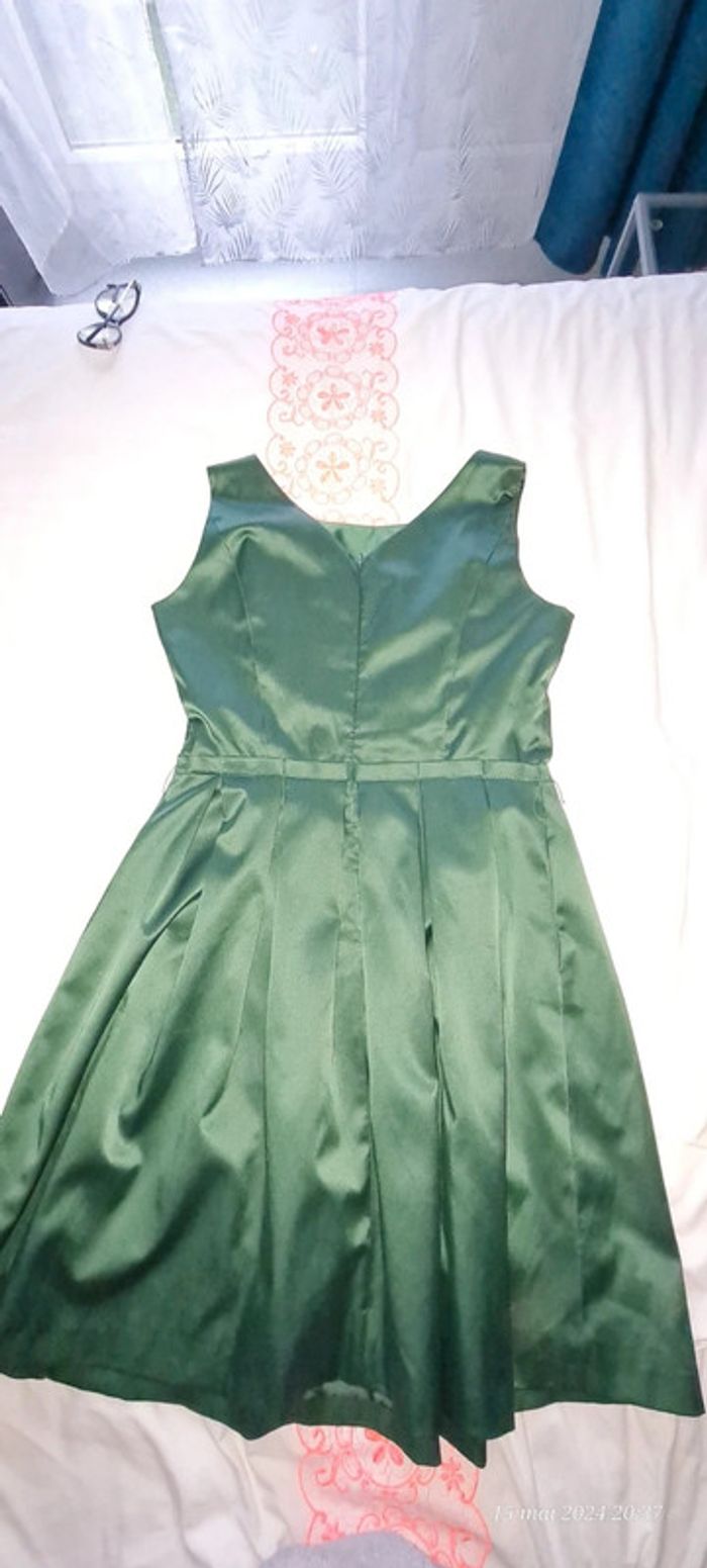 Robe satinée - photo numéro 5
