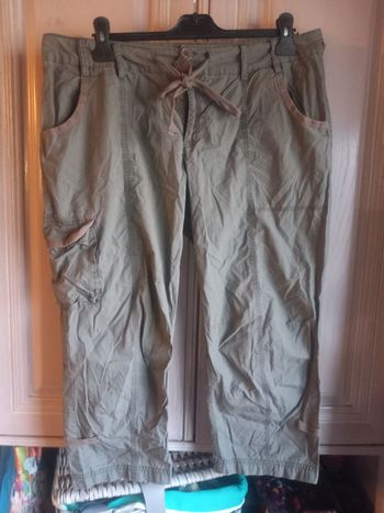 Pantacourt kaki T46 3 Suisses