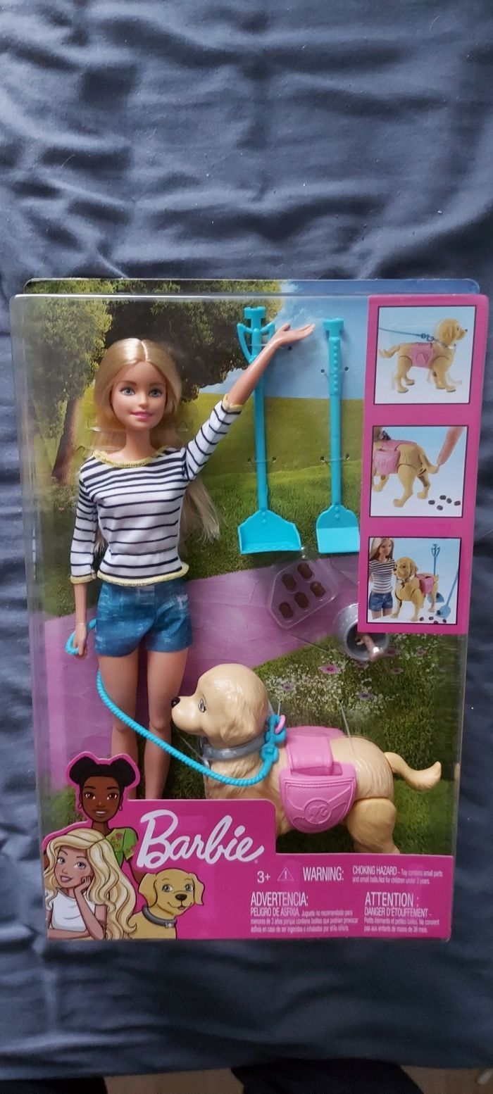 BARBIE PROMENADE DU CHIEN MATTEL NEUF