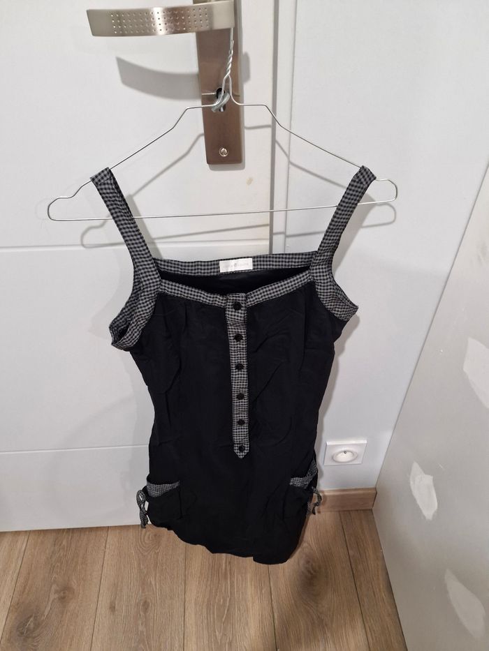 Robe noire et grise