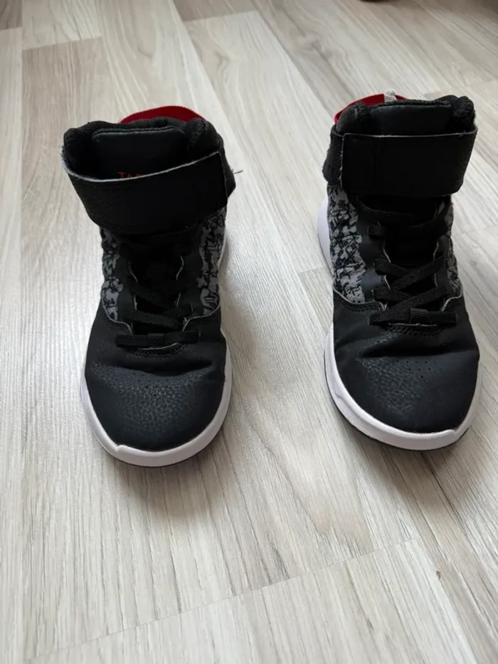 Chaussure de basket enfant