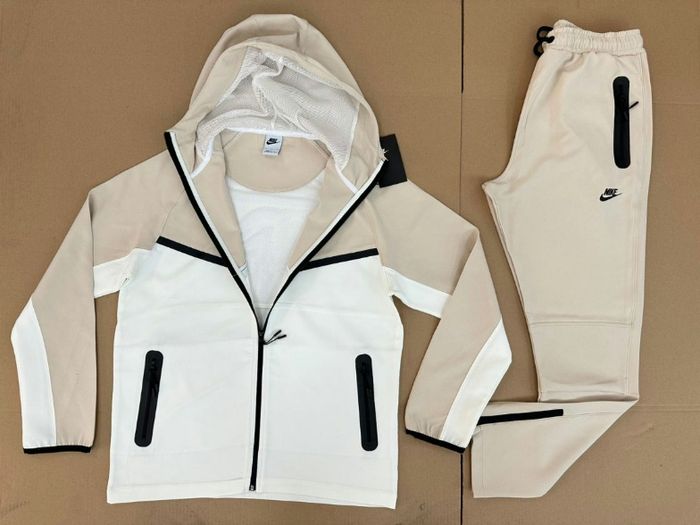 Nike tech - photo numéro 4