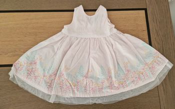 Robe rose avec nœud dans le dos 6 mois en parfait état