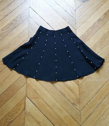Magnifique jupe noire et perles blanches 12 ans