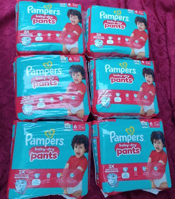 Lot de six paquets de couches Pampers pants culottes T6 taille 6
