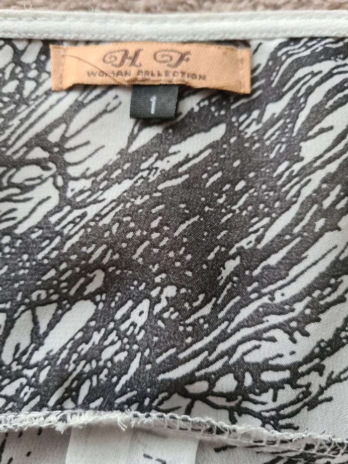 Blouse blanche et noire - photo numéro 4