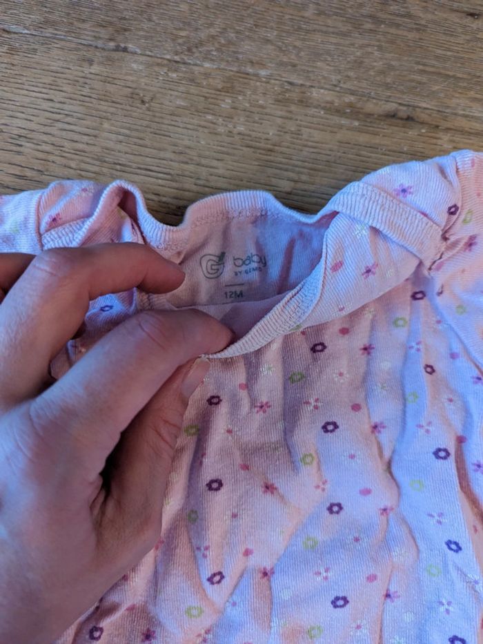 Lot 4 bodies manches courtes gemo 12 mois - photo numéro 3