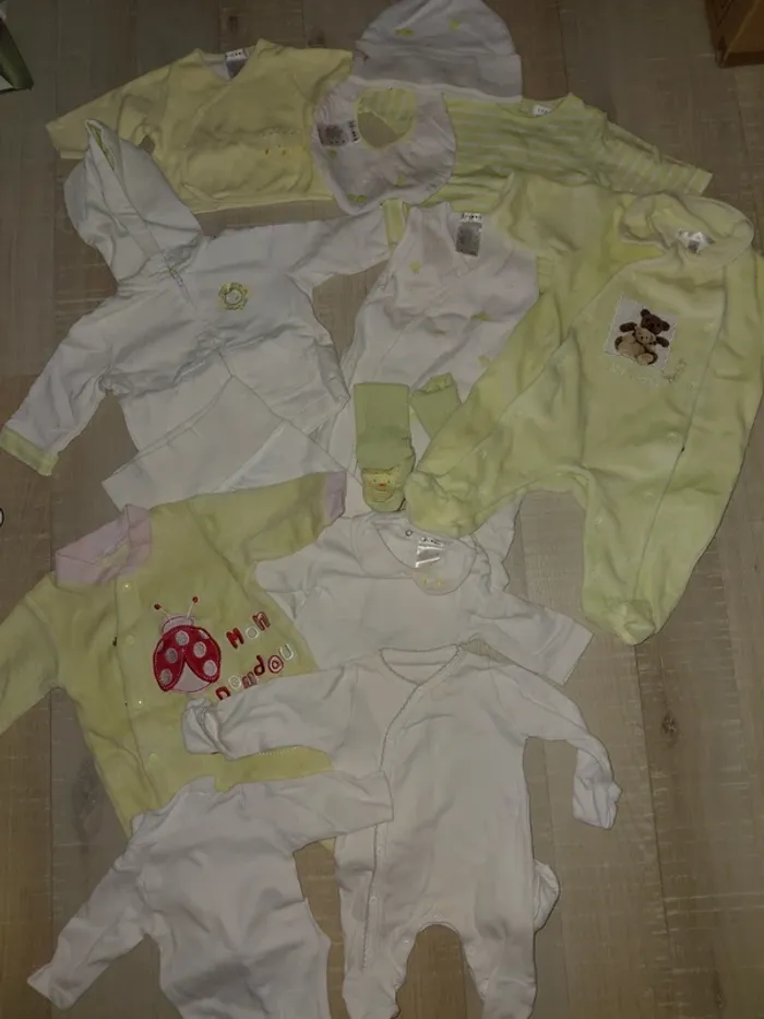 Lot naissance 1 mois vert anis