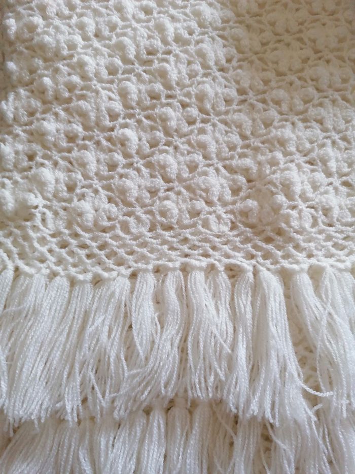 ⚠️C'est réservé Châle ou grande écharpe vintage crocheté mains - photo numéro 5