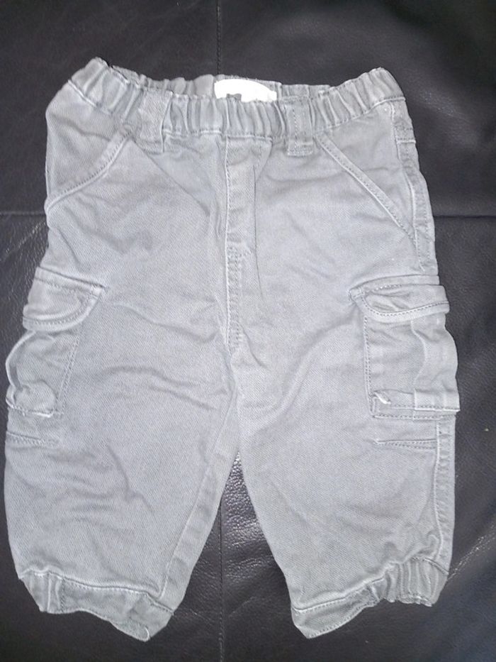 Pantalon 6 mois bon état - photo numéro 2