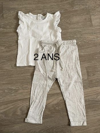 Ensemble t-shirt + pantalon 2 ans