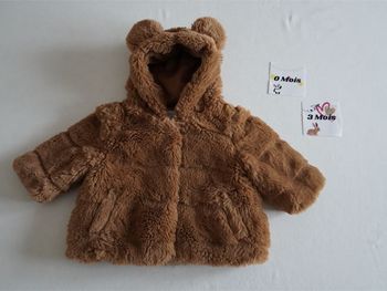 Joli manteau en matière nounours Primark pour petite fille Taille : 0/3 mois