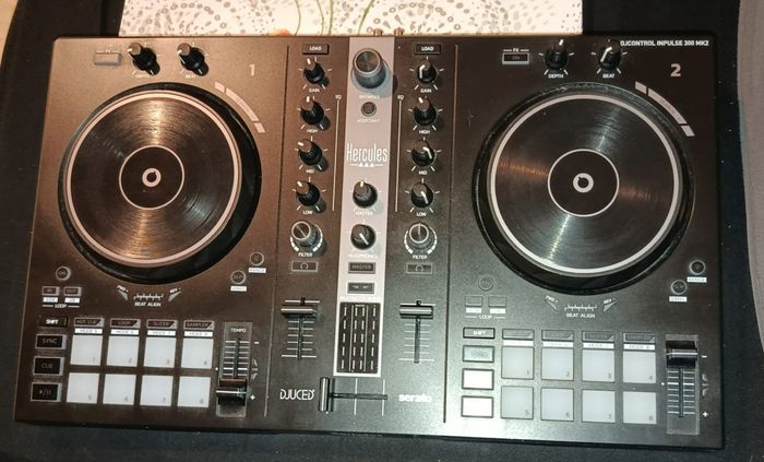 Table de mixage hercule très bonne état avec sa boite - photo numéro 2