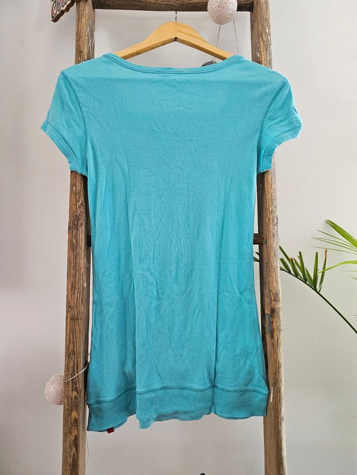 T-shirt légèrement long Edc by Esprit taille 38 M visage artiste - photo numéro 3