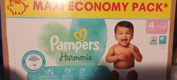 Carton couches pampers T4