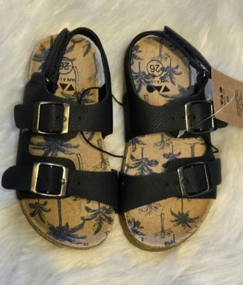 NEUVES 🏷💙🥰SUBLIMES sandales pointure 26 garçon 💙🥺