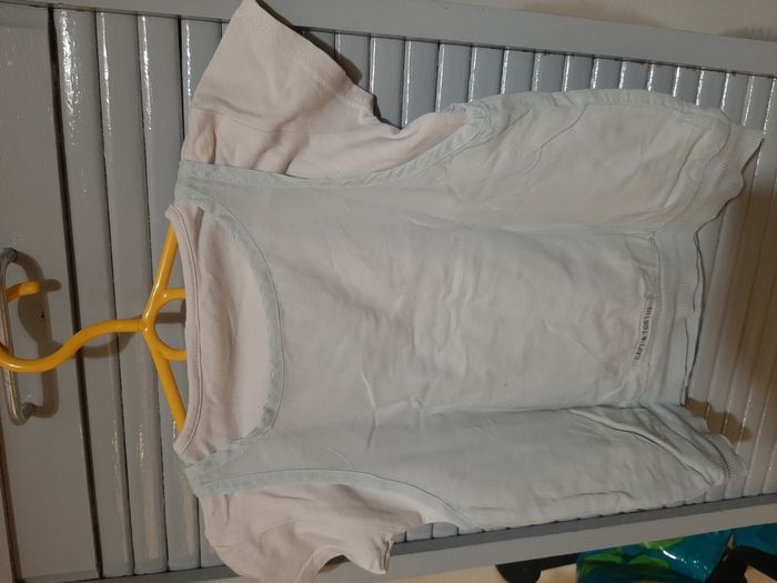 1 sweat et 2 tee shirts filles Taille 3 ans - photo numéro 7