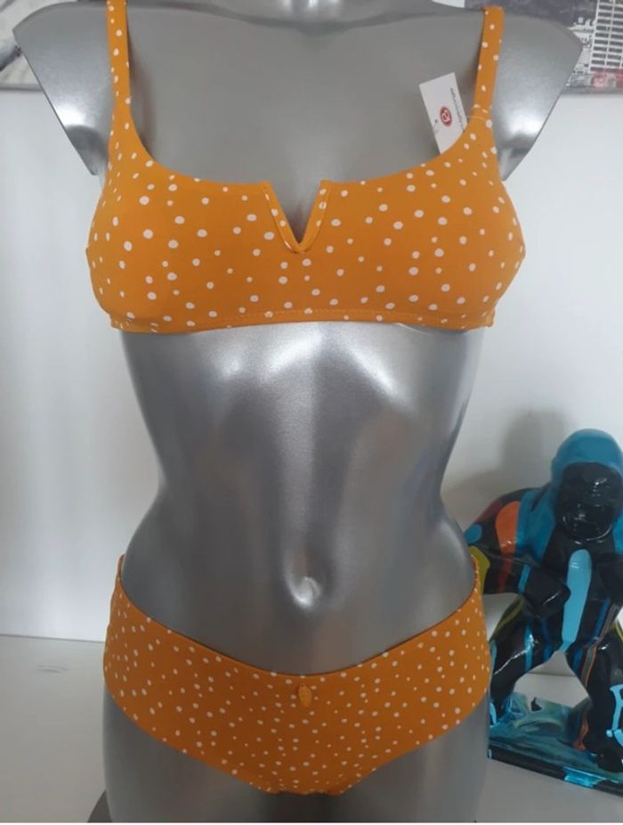 Maillot de bain à pois T34haut et 36 bas
