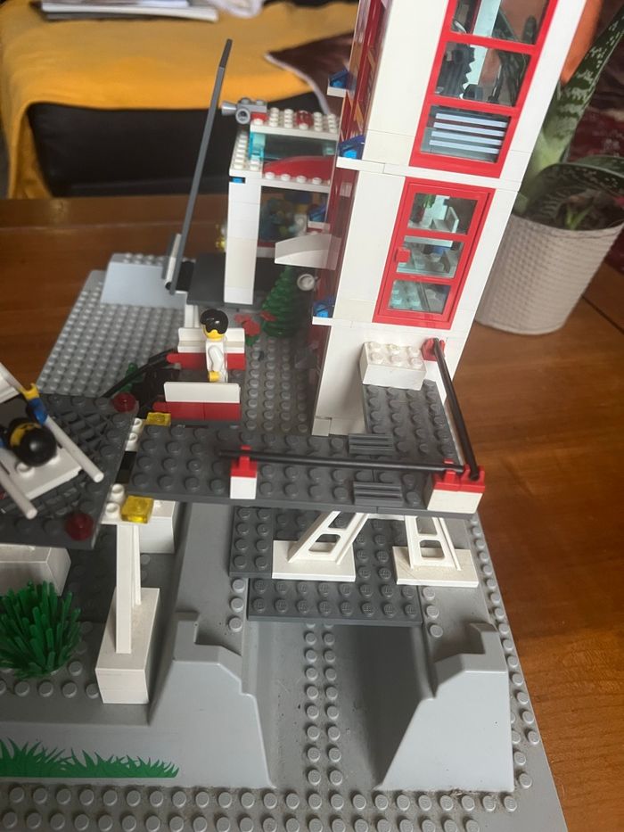 Lego hôpital city 7892 - photo numéro 2
