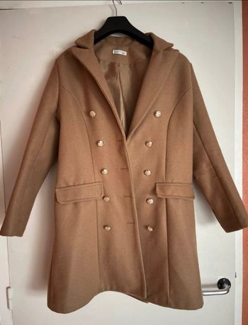 Manteau couleur camel